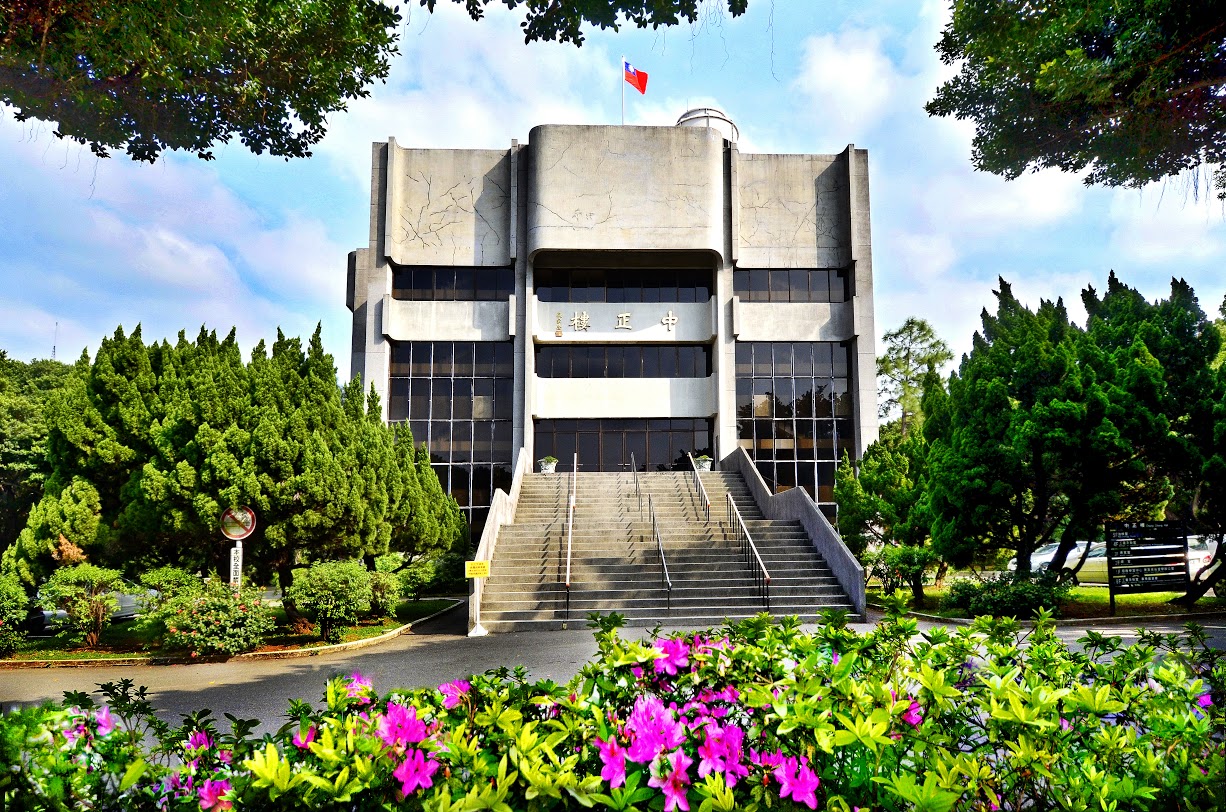 中正樓 (2030人) - 中原大學總務處